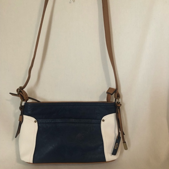 Giani Bernini Leather Crossbody Bag - Picture 11 of 15